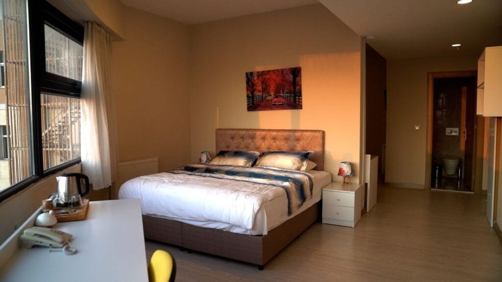 İstanbul'daki Kız Yurtlarında Yaşama Uyum Sağlama